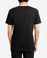 Remera Lost modelo Rad Ripper de manga corta y cuello redondo en color negro, con estampa frontal en color blanco.