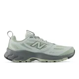 Championes New Balance 410 v9 de trail running para mujer, color verde menta con suela gris y detalles en gris oscuro. Incorporan tecnología Fresh Foam en la entresuela para mayor amortiguación y suela AT Tread para tracción en senderos.
