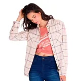 Camisa de franela a cuadros color vainilla, con bolsillos en el pecho, botones metálicos y logo de CAT en la costura lateral.