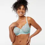 Sujetador de encaje celeste con estampado de flores pequeñas en tonos rosa, amarillo y verde. Tiene copas con aros y breteles regulables.