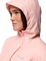 Campera impermeable Columbia modelo Arcadia II, color rosado, con tecnología Omni-Tech, costuras selladas, capucha ajustable, cierre frontal con solapa, bolsillos laterales con cierre y forro de malla transpirable.