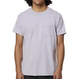 Remera lisa color lila de manga corta y cuello redondo, con bolsillo en el pecho.