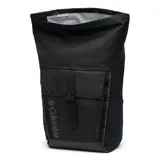 Mochila Columbia modelo Convey III 27L Omni-Shield de color negro, con diseño de cierre enrollable y correas ajustables. Cuenta con un bolsillo frontal con cierre vertical, bolsillos laterales para botellas y el logo de la marca estampado en el lateral frontal.