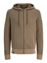 Campera tipo hoodie tejida en punto plano, color marrón tostado, con cierre frontal, capucha con cordones ajustables y puños acanalados.