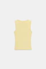 Top negro de tejido acanalado (rib), con cuello redondo y tirantes anchos, de corte ajustado.