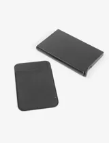 Tarjetero negro de aluminio con bloqueo RFID.