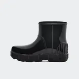 Botas de lluvia grises de caña baja, hechas de material resistente al agua, con suela gruesa con el logo de UGG en relieve.