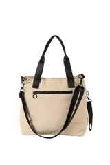 Bolso negro tipo tote de poliamida con doble asa de hombro, bolsillos frontales con cierre y tiradores circulares.