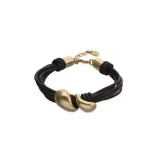 Pulsera de múltiples tiras de cuero marrón con piezas metálicas bañadas en oro de 18 quilates en forma de gotas.