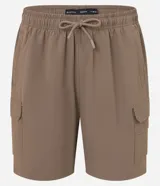 Bermuda masculina color negro, confeccionada en poliamida, con cintura elástica y cordón ajustable. Presenta bolsillos cargo laterales y es de secado rápido.