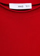 Jersey de punto fino color rojo, con cuello redondo y diseño sin mangas de corte recto.