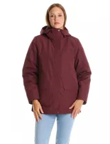 Campera de abrigo 3 en 1 color bordó, compuesta por una parka exterior con capucha, cierre frontal con botones a presión, bolsillos con solapa y ajuste interno en la cintura, y un chaleco interior desmontable con cierre.