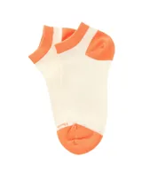 Medias cortas de algodón, color crema con detalles en naranja en el talón, la puntera y el puño elástico.