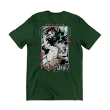 Remera de algodón color verde oscuro con estampado pequeño en el pecho que presenta una máscara de zorro estilo anime y caracteres japoneses.
