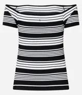 Blusa de poliamida seamless con escote recto hombro a hombro, mangas cortas y patrón de rayas horizontales en blanco y negro.