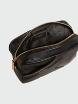 Bandolera Golden Goose modelo Star Bag, color marfil con aplique de estrella en el frente y correa ajustable.