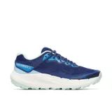 Championes de trail running Merrell modelo Nova 4, color azul con detalles en celeste y suela blanca. Presentan un diseño técnico con malla transpirable, refuerzos laterales y sistema de cordones.