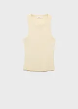 Top de canalé color amarillo claro, con cuello halter y tirantes anchos, de diseño entallado y sin mangas.
