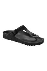 Sandalias Birkenstock Gizeh, hechas de EVA ultraligero y flexible, color negro.