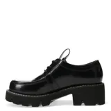 Zapato acordonado de cuero sintético negro con plataforma track.