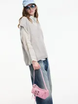 Sweater sin mangas de cuello V, color azul marino, confeccionado en cashmere.