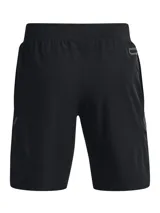 Short deportivo Under Armour modelo Unstoppable, color negro, confeccionado en tejido elástico y repelente al agua. Cuenta con cintura elástica con cordón ajustable, bolsillos laterales abiertos y un bolsillo con cremallera en el lateral derecho.