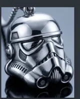 Collar de acero con dije en forma de casco de Stormtrooper de Star Wars, con cadena de eslabones tipo veneciana.