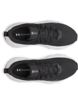 Championes de running Under Armour modelo Rogue 6, color negro con entresuela blanca. Confeccionados con malla transpirable y superposiciones de TPU para mayor soporte, cuentan con amortiguación Charged+ para una pisada suave y suela de goma duradera.