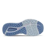 Championes de running New Balance modelo 680 v7, color celeste con detalles en azul y blanco. Presentan tecnología Fresh Foam en la entresuela para mayor amortiguación, empeine de malla técnica transpirable sin costuras y suela de caucho para mayor durabilidad.