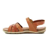 Sandalia de cuero para mujer, en combinación de colores marrón y beige, con diseño de tiras cruzadas en la parte delantera y tira con hebilla ajustable en el talón.