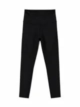 Calza deportiva de tiro alto en color negro, con costuras reforzadas y diseño anatómico.