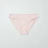 Braga blanca con estampado de corazones negros y ribete de encaje blanco.