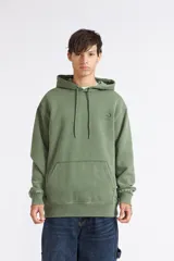 Canguro Quiksilver Saturn de color verde militar, con capucha ajustable con cordón, bolsillo tipo canguro en la parte frontal y pequeño logo bordado en el pecho.