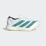 Championes de running Adidas Adizero Adios Pro 4, color blanco con tres franjas laterales en verde azulado. Presentan una entresuela gruesa de espuma color crema con tecnología LIGHTSTRIKE PRO y detalles en negro en el talón.