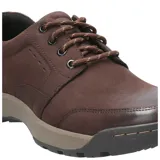 Zapato casual Hush Puppies modelo Duran, confeccionado en cuero marrón con acabado desgastado en la puntera. Presenta cordones al tono, cuello acolchado y suela de goma bicolor con diseño dentado.