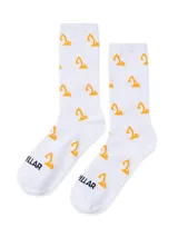 Medias blancas de caña alta con estampado de pequeñas excavadoras amarillas y el nombre de la marca en la puntera.