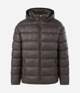 Campera puffer Marfinno color verde militar, con capucha, cierre frontal por cremallera y bolsillos laterales con cierre. Diseño capitoneado con forro interno de sherpa.
