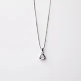 Collar de plata 925 con cadena veneciana y dije colgante en forma de corazón con incrustación de nácar.