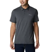 Polo de manga corta Columbia, confeccionado en tejido técnico hidroabsorbente con tecnología Omni-Wick y protección solar Omni-Shade. Presenta cuello clásico con cierre de tres botones y logo de la marca estampado en el pecho.