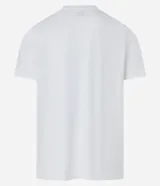 Remera básica de hombre con cuello redondo y mangas cortas, confeccionada en algodón. Presenta un corte regular que se ajusta de forma anatómica al cuerpo.