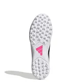 Championes de fútbol Adidas Predator Club TF, color blanco con las icónicas tres tiras en fucsia y negro, lengüeta negra con la inscripción "Predator" y suela con tapones de goma para césped sintético.