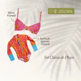Set de playa compuesto por un top de bikini con estampado floral y un surfsuit de manga larga con cierre frontal, también con estampado floral y puños en contraste.