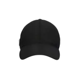 Gorra de béisbol negra de nylon con placa metálica triangular del logo en el lateral.