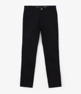 Pantalón de vestir negro de corte slim, confeccionado en tejido de sarga de algodón y elastano.