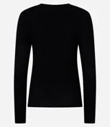 Suéter de punto acanalado color beige, con cuello redondo y mangas largas. Confeccionado en tejido tricot con textura suave y ajuste al cuerpo.