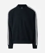 Buzo masculino de fleece con felpa, color negro con diseño boxy, mangas largas y rayas blancas contrastantes a lo largo de las mangas.