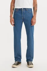 Jean Levi's 501 Original Button Fly, color azul medio, de corte recto y tiro medio, con cierre de botones.