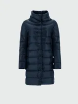Campera puffer Herno modelo Dora de corte recto, confeccionada en nylon ultraligero color caqui, con cuello alto envolvente, cierre frontal oculto y bolsillos laterales.