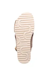 Sandalias de cuero color marrón con plataforma de yute y suela de goma.