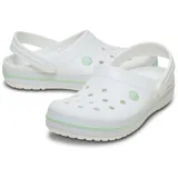 Zuecos Crocs modelo Crocband™ en color lila claro con plataforma blanca y una línea decorativa morada. Presentan el diseño clásico con orificios de ventilación y tira trasera ajustable.